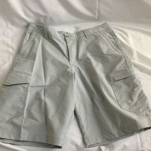 George - Men’s Gray Knee Length Cargo Shorts Size 32